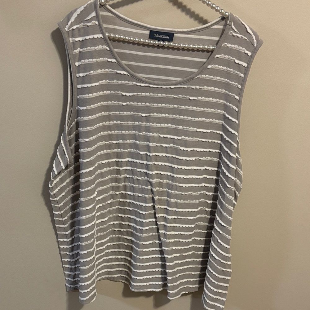 ModCloth Plus Size 4X Gray White Striped Sleeveless Tank Top